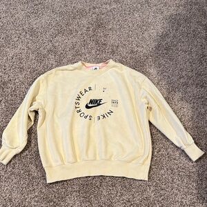 Nike Women’s Light Yellow Crewneck Size M